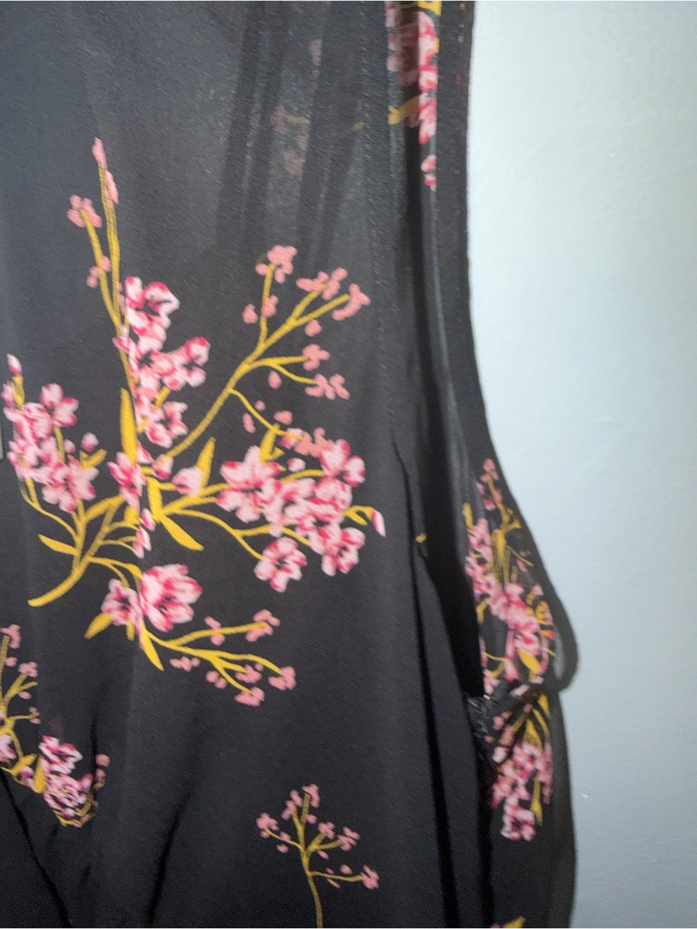 Who What Wear Black Floral Midi Dress with Tie-Neck - Picture 12 of 13